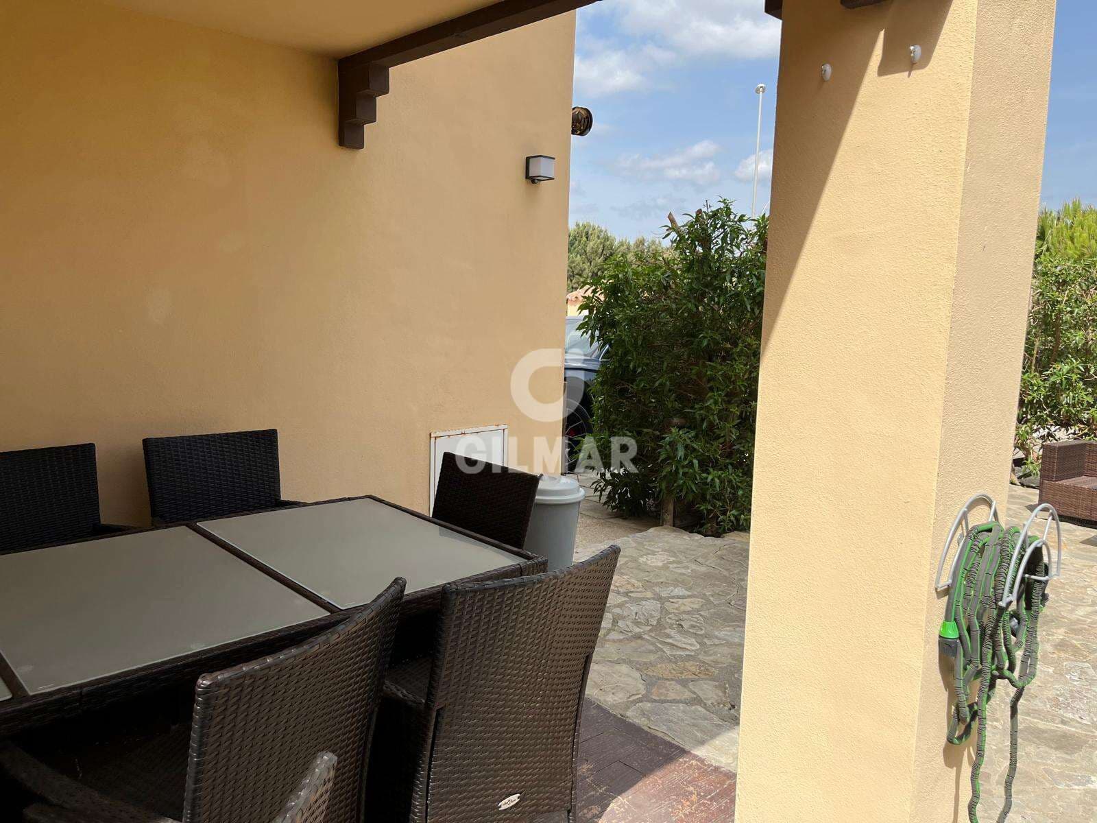 3 soveværelse Semi-Rækkehus til salg i Zahara de los Atunes med swimmingpool garage - € 465.000 (Ref: 9445467)