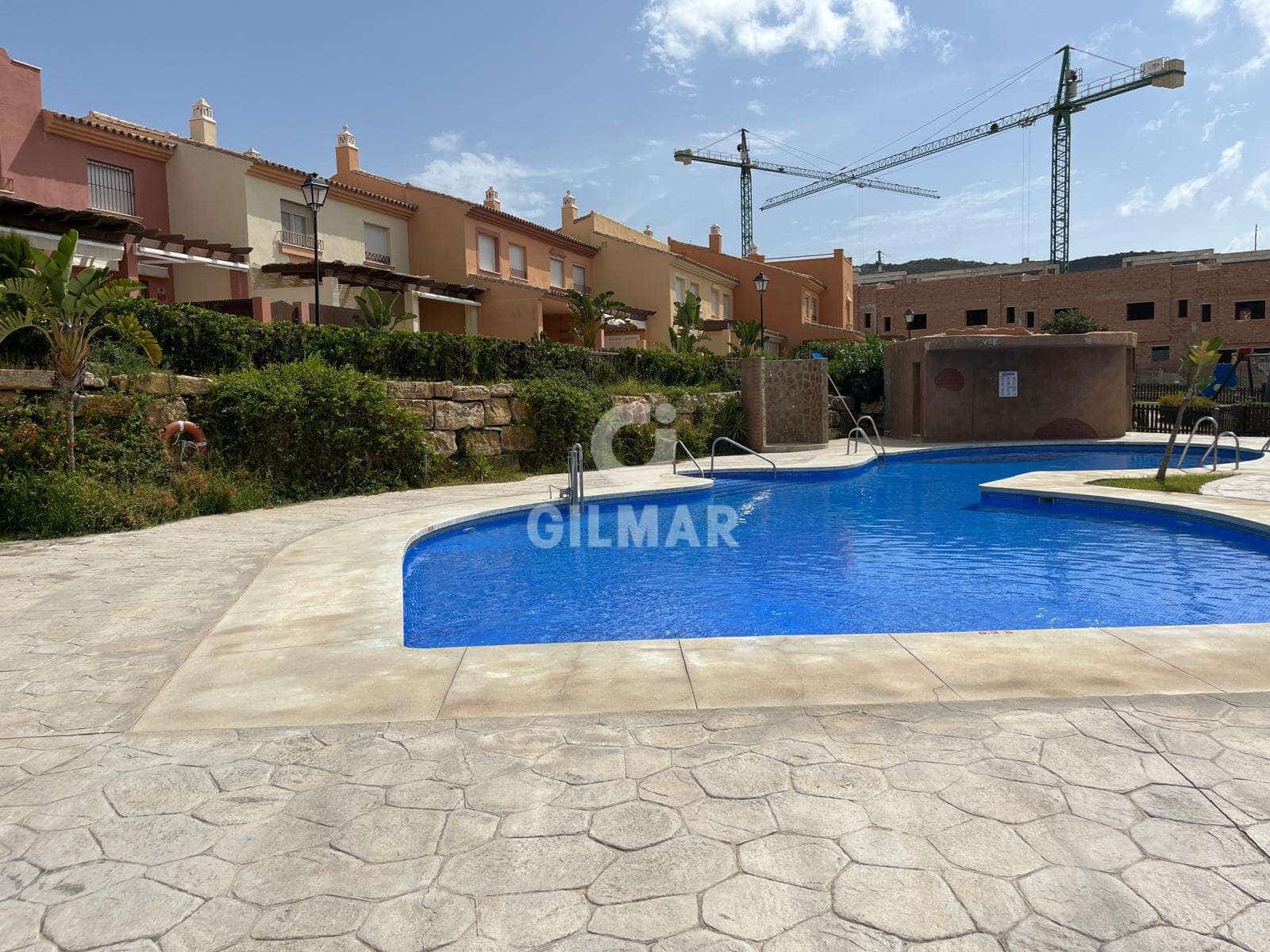 3 soveværelse Semi-Rækkehus til salg i Zahara de los Atunes med swimmingpool garage - € 465.000 (Ref: 9445467)