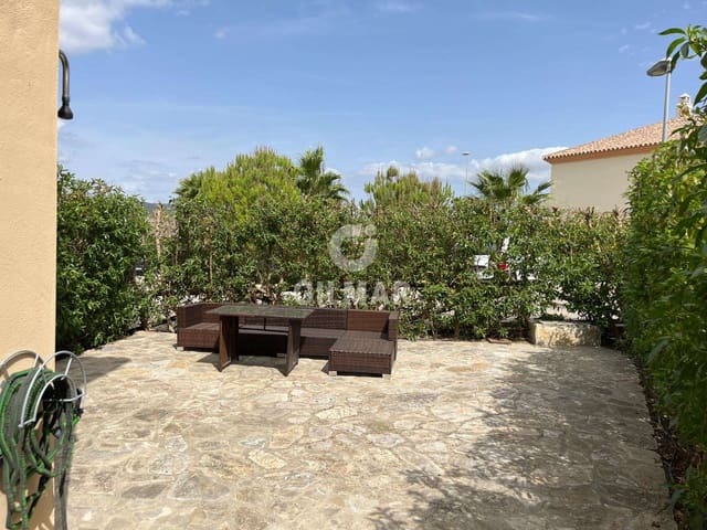 3 soveværelse Semi-Rækkehus til salg i Zahara de los Atunes, Barbate med swimmingpool garage - € 465.000 (Ref: 9445467)