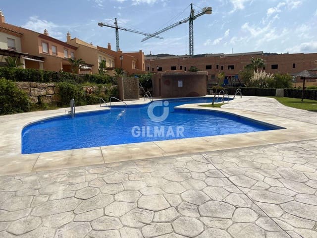 3 soveværelse Semi-Rækkehus til salg i Zahara de los Atunes, Barbate med swimmingpool garage - € 465.000 (Ref: 9445467)