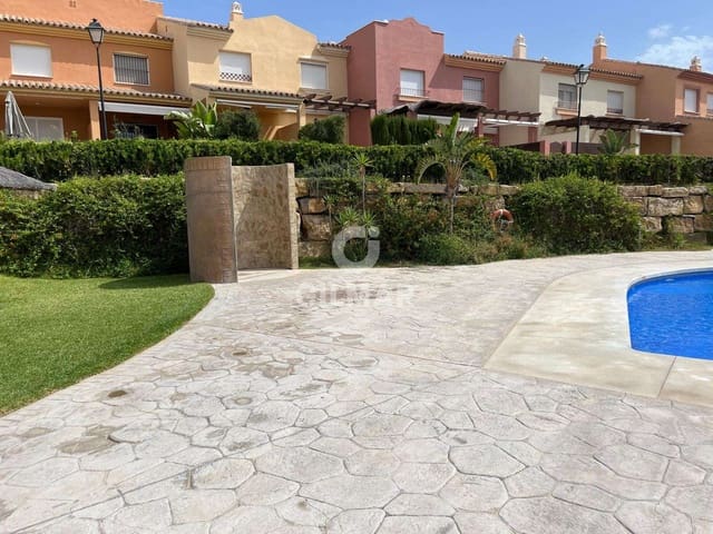 3 soveværelse Semi-Rækkehus til salg i Zahara de los Atunes, Barbate med swimmingpool garage - € 465.000 (Ref: 9445467)