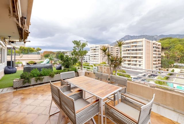 3 soveværelse Lejlighed til salg i Playa de Fontanilla, Marbella med garage - € 790.000 (Ref: 9447311)