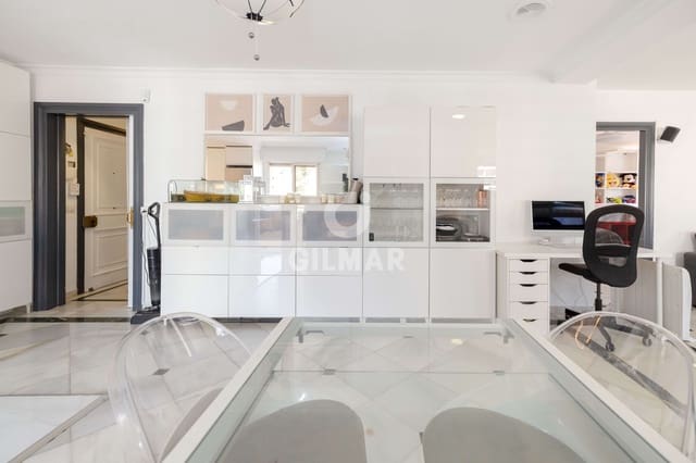 3 soveværelse Lejlighed til salg i Playa de Fontanilla, Marbella med garage - € 790.000 (Ref: 9447311)