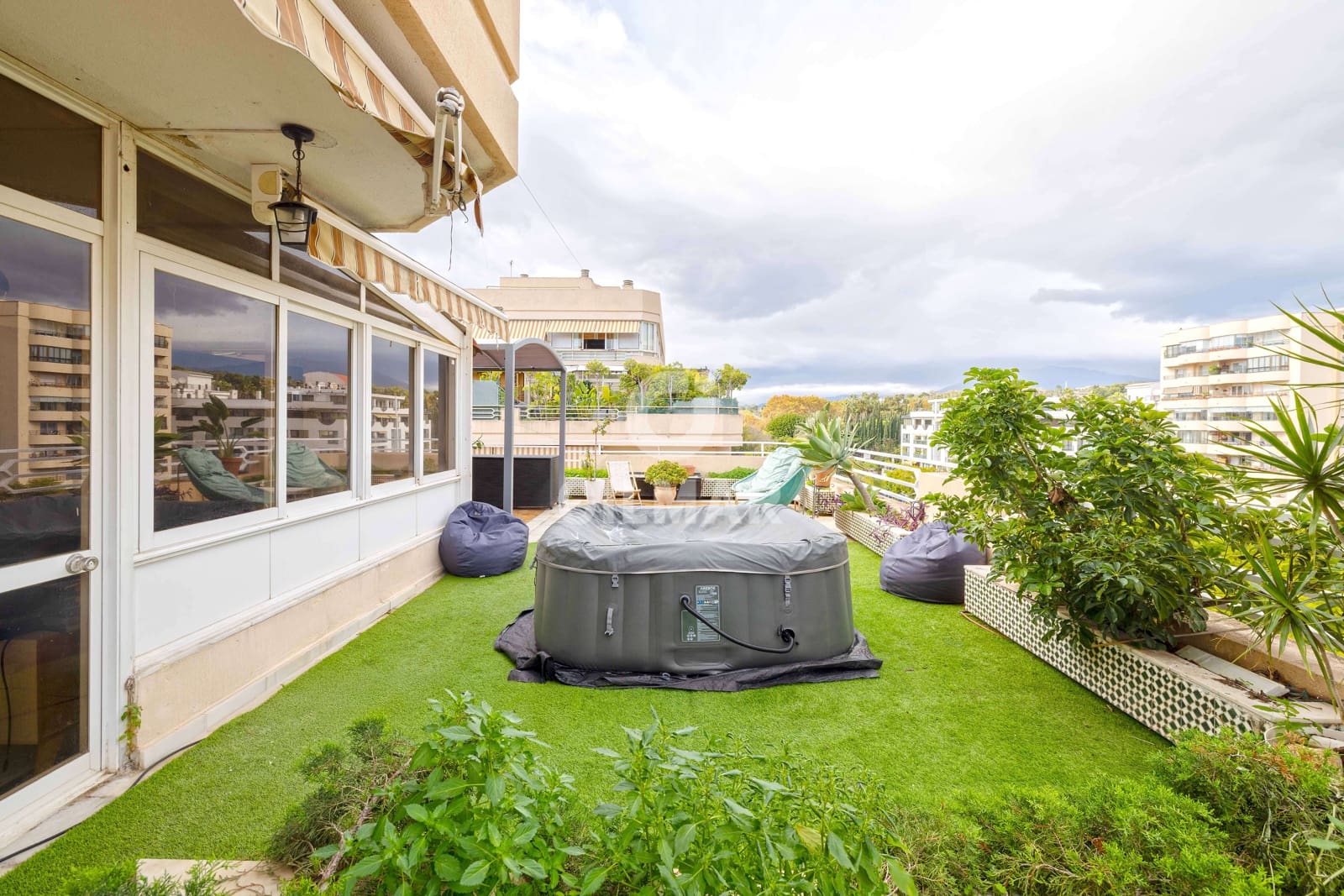 3 soveværelse Lejlighed til salg i Marbella med garage - € 790.000 (Ref: 9447311)