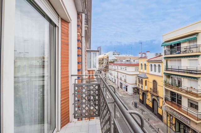 5 quarto Apartamento para venda em Triana Casco Antiguo, Sevilha cidade com garagem - 599 000 € (Ref: 9448470)