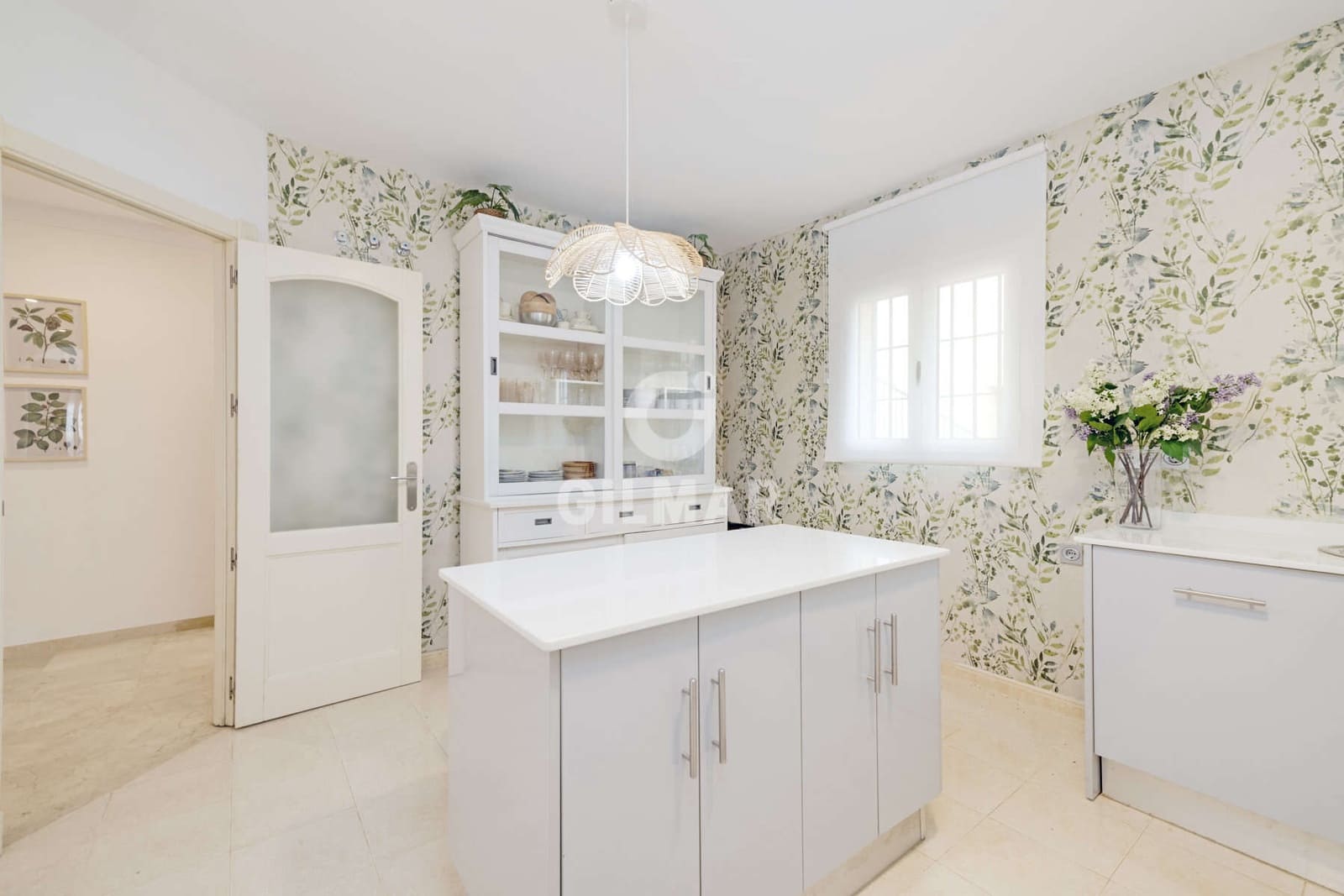 3 bedroom Flat for sale in Sotogrande with garage - € 550,000 (Ref: 9449389)