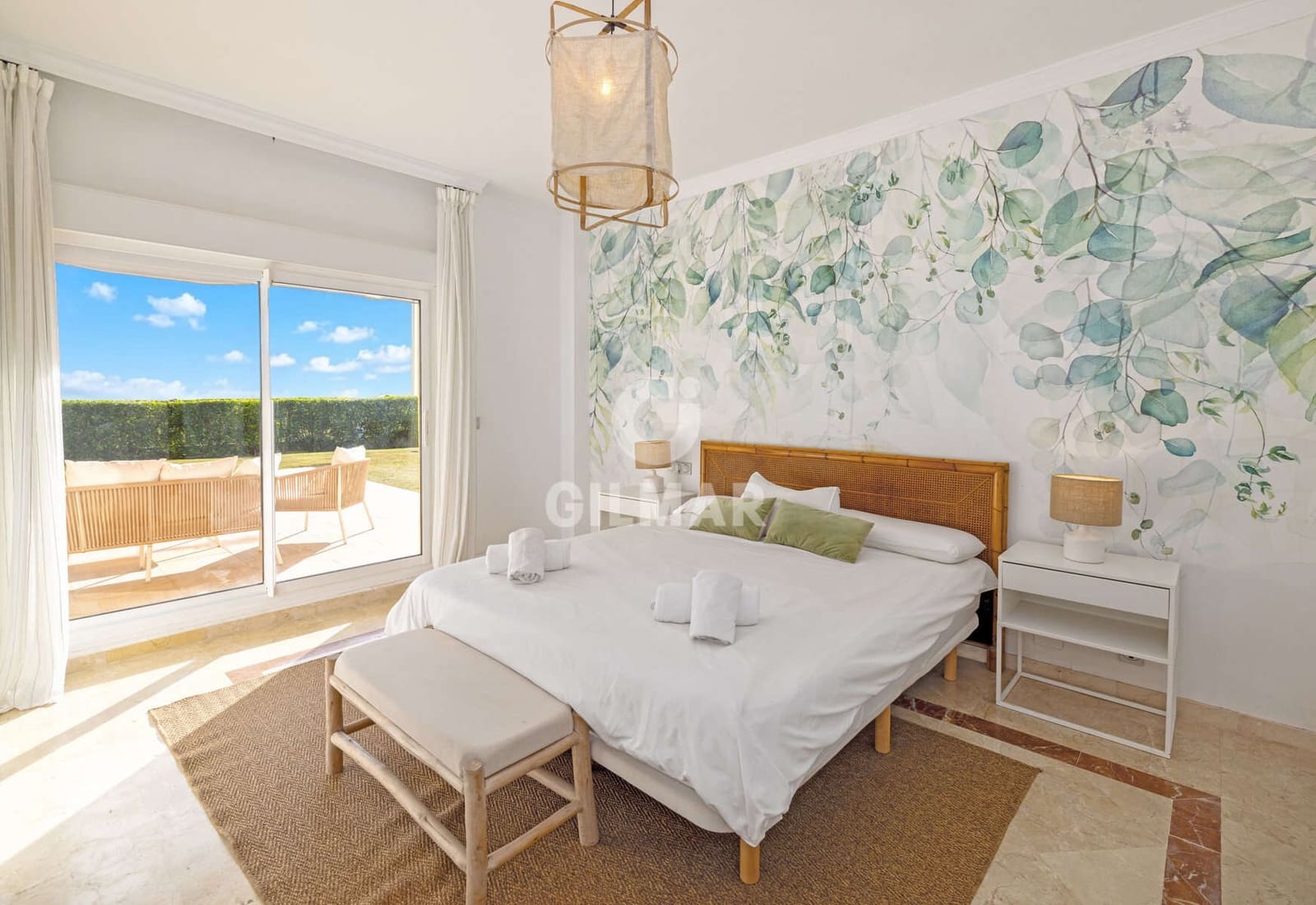 3 bedroom Flat for sale in Sotogrande with garage - € 550,000 (Ref: 9449389)