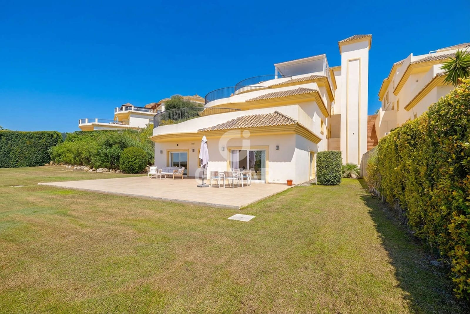 3 bedroom Flat for sale in Sotogrande with garage - € 550,000 (Ref: 9449389)