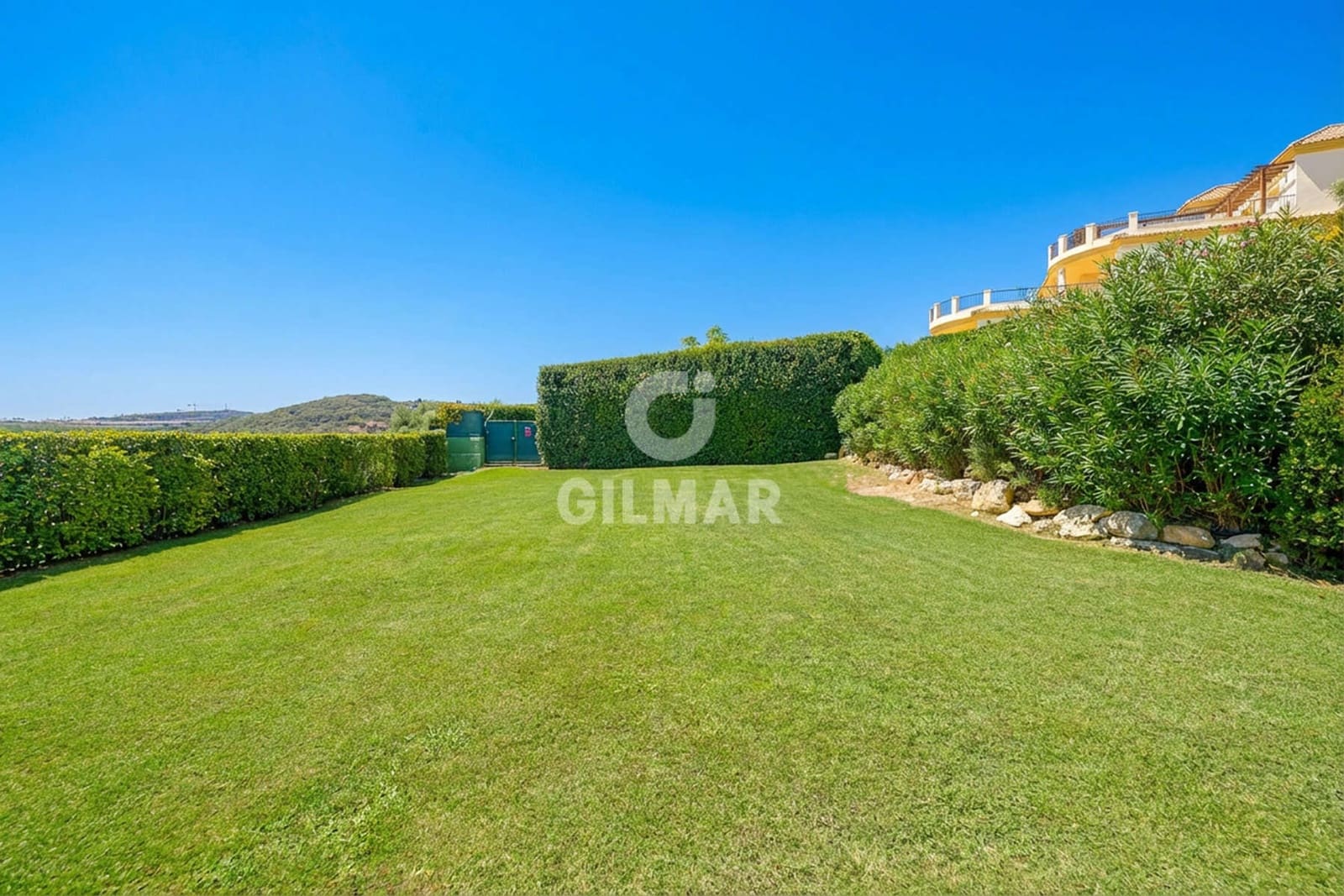 3 bedroom Flat for sale in Sotogrande with garage - € 550,000 (Ref: 9449389)