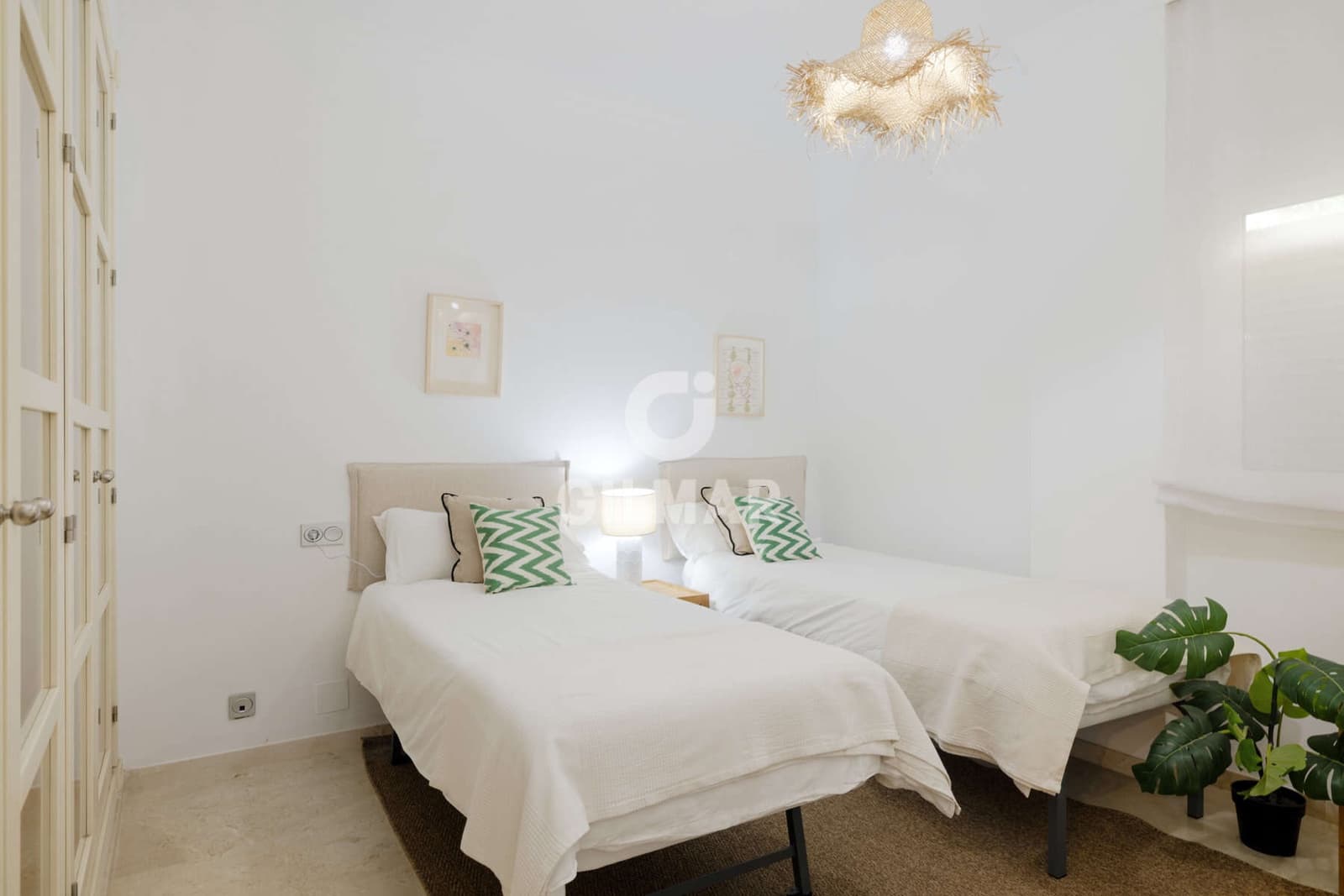 3 bedroom Flat for sale in Sotogrande with garage - € 550,000 (Ref: 9449389)