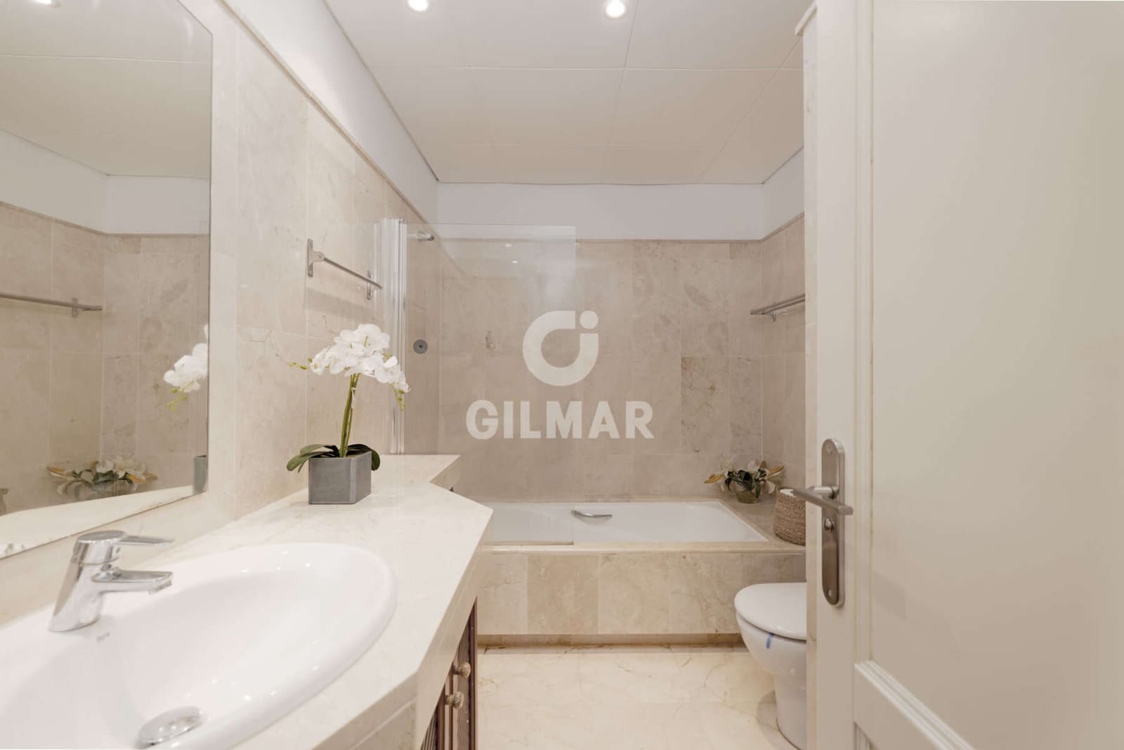 3 bedroom Flat for sale in Sotogrande with garage - € 550,000 (Ref: 9449389)