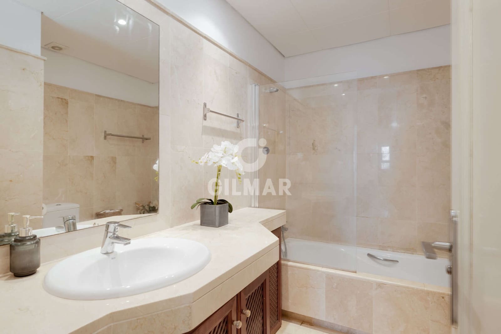 3 bedroom Flat for sale in Sotogrande with garage - € 550,000 (Ref: 9449389)