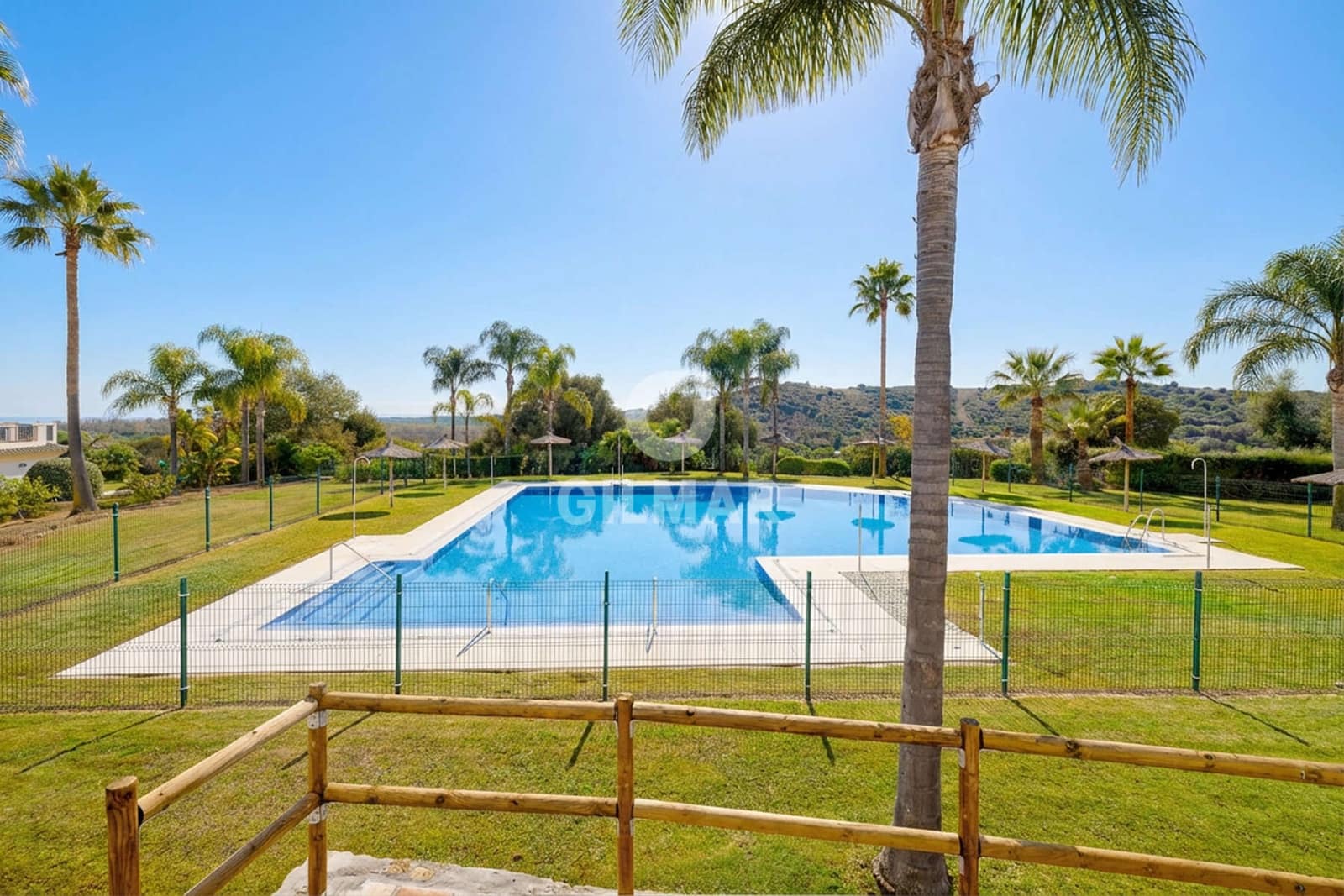 3 bedroom Flat for sale in Sotogrande with garage - € 550,000 (Ref: 9449389)