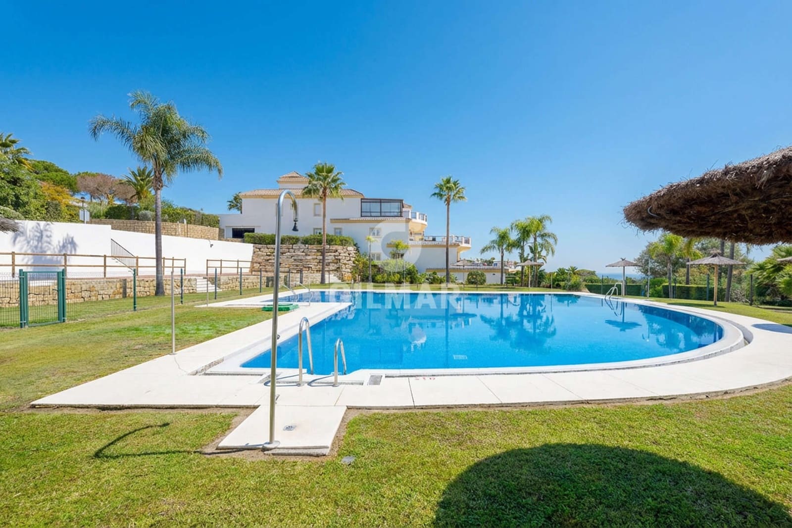 3 bedroom Flat for sale in Sotogrande with garage - € 550,000 (Ref: 9449389)