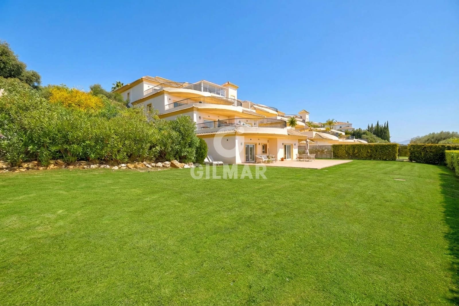 3 bedroom Flat for sale in Sotogrande with garage - € 550,000 (Ref: 9449389)