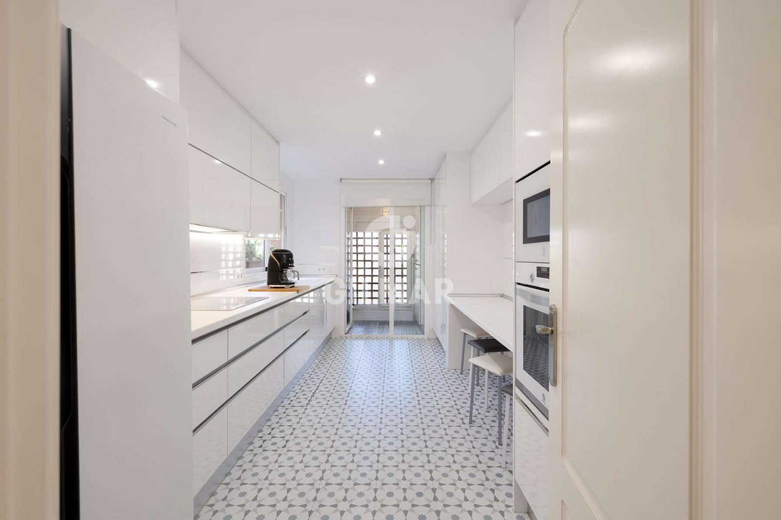 4 makuuhuone Kattohuoneisto myytävänä paikassa Atalaya-Isdabe mukana 
autotalli - 1 290 000 € (Ref: 9451097)