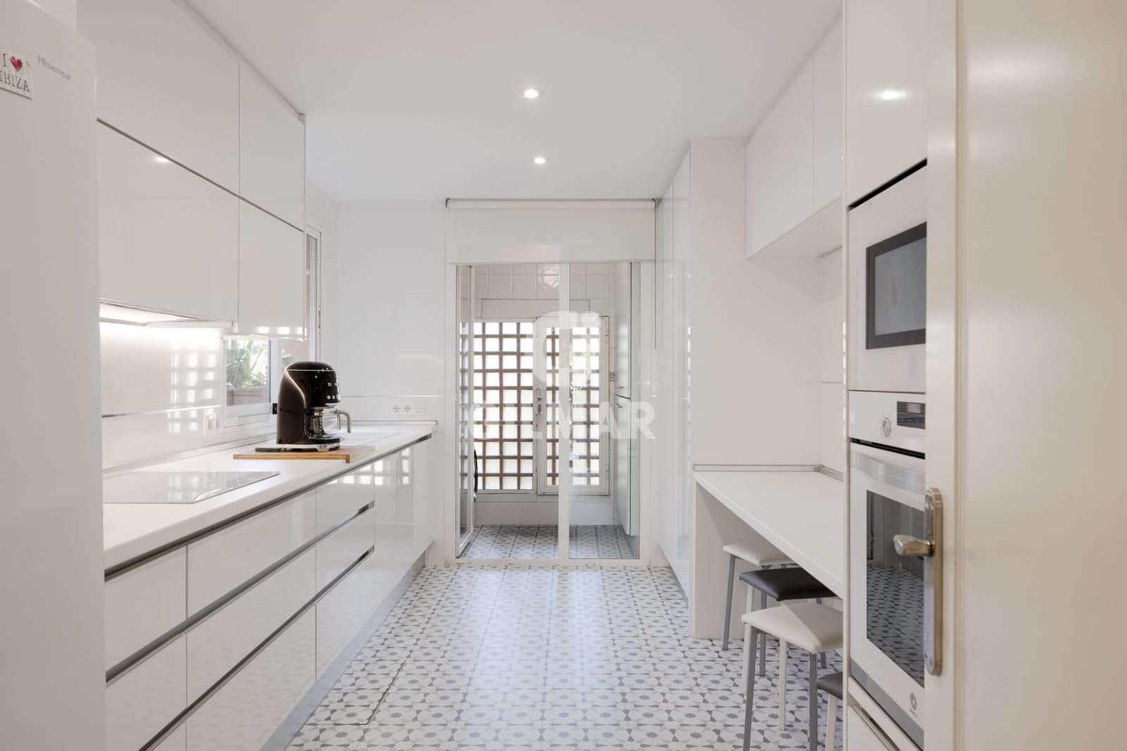 4 makuuhuone Kattohuoneisto myytävänä paikassa Atalaya-Isdabe mukana 
autotalli - 1 290 000 € (Ref: 9451097)