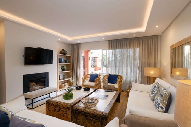 4 soverom Penthouse til salgs i Atalaya-Isdabe, Estepona med garasje - € 1 290 000 (Ref: 9451097)