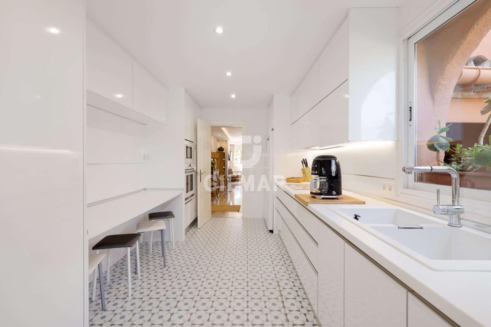 4 makuuhuone Kattohuoneisto myytävänä paikassa Atalaya-Isdabe mukana 
autotalli - 1 290 000 € (Ref: 9451097)