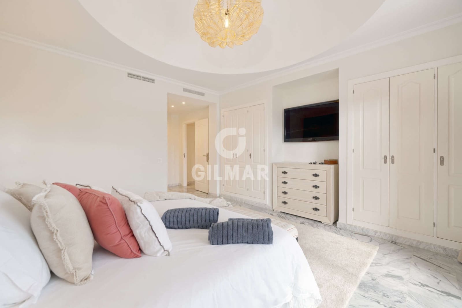 4 makuuhuone Kattohuoneisto myytävänä paikassa Atalaya-Isdabe mukana 
autotalli - 1 290 000 € (Ref: 9451097)