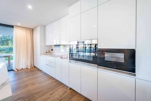 5 makuuhuone Huvila myytävänä paikassa Sotogrande Costa, San Roque mukana uima-altaan - 2 850 000 € (Ref: 9451420)