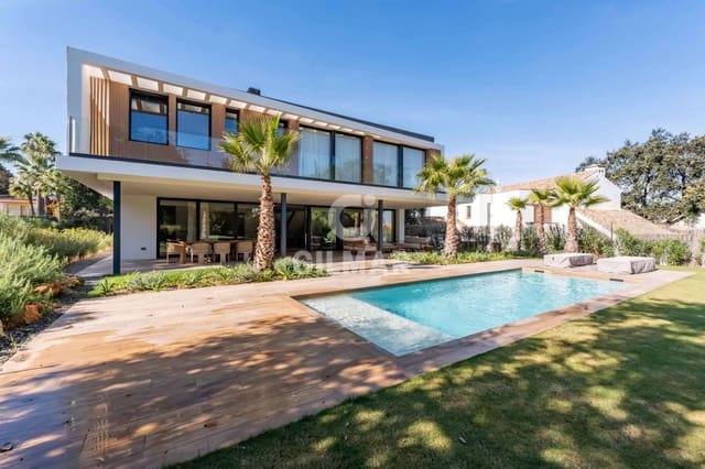 5 makuuhuone Huvila myytävänä paikassa Sotogrande Costa, San Roque mukana uima-altaan - 2 850 000 € (Ref: 9451420)