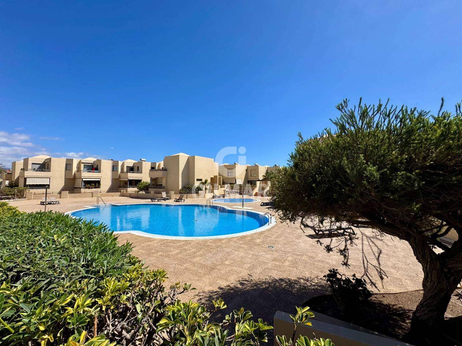 2 makuuhuone Rivitalo myytävänä paikassa La Tejita mukana uima-altaan 
autotalli - 589 000 € (Ref: 9451533)