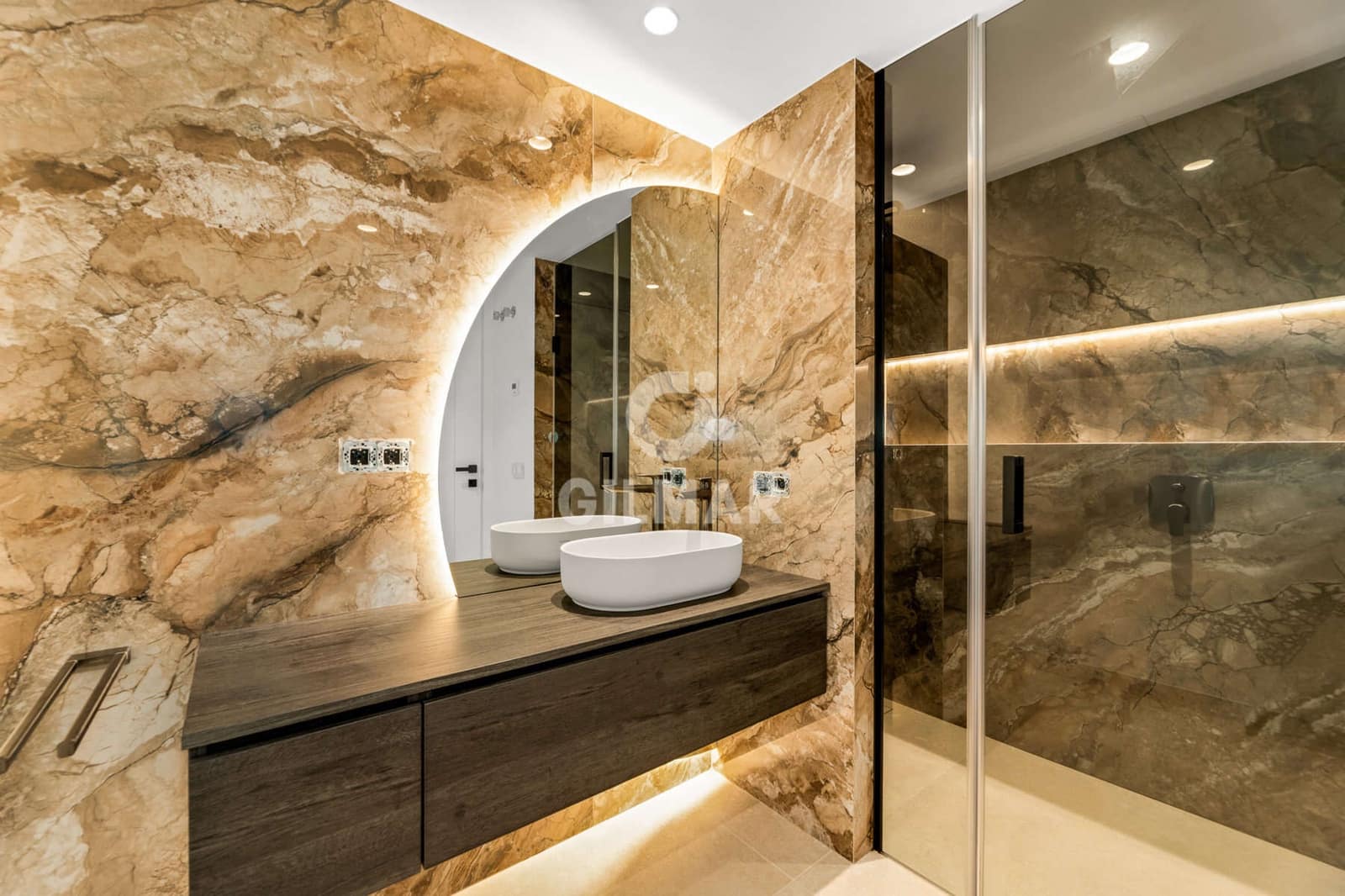 4 sypialnia Dom szeregowy na sprzedaż w El Paraiso - 2 599 000 € (Ref: 9451534)