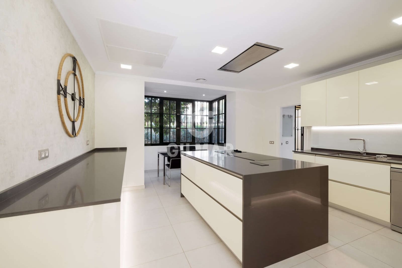 6 sovrum Villa till salu i Estepona med pool garage - 3 600 000 € (Ref: 9457868)