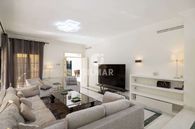 6 sovrum Villa till salu i Centro, Estepona med pool garage - 3 600 000 € (Ref: 9457868)