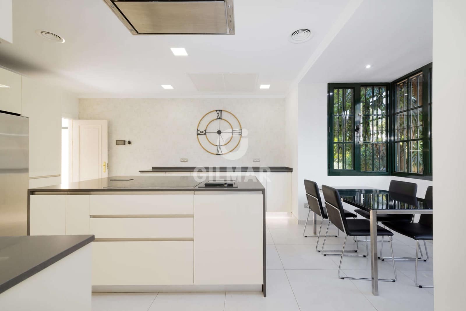 6 sovrum Villa till salu i Estepona med pool garage - 3 600 000 € (Ref: 9457868)