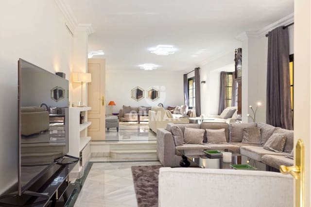 6 sovrum Villa till salu i Centro, Estepona med pool garage - 3 600 000 € (Ref: 9457868)