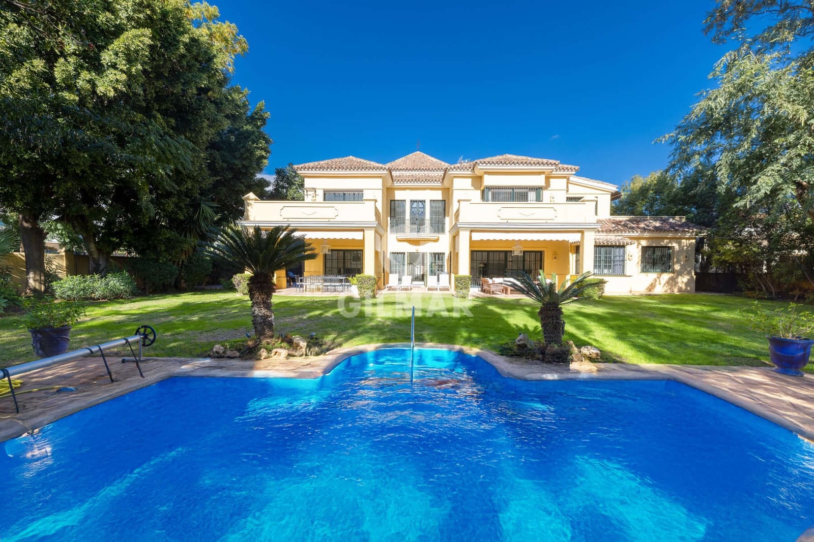 6 sovrum Villa till salu i Estepona med pool garage - 3 600 000 € (Ref: 9457868)