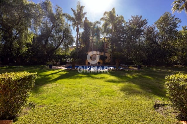 6 sovrum Villa till salu i Centro, Estepona med pool garage - 3 600 000 € (Ref: 9457868)