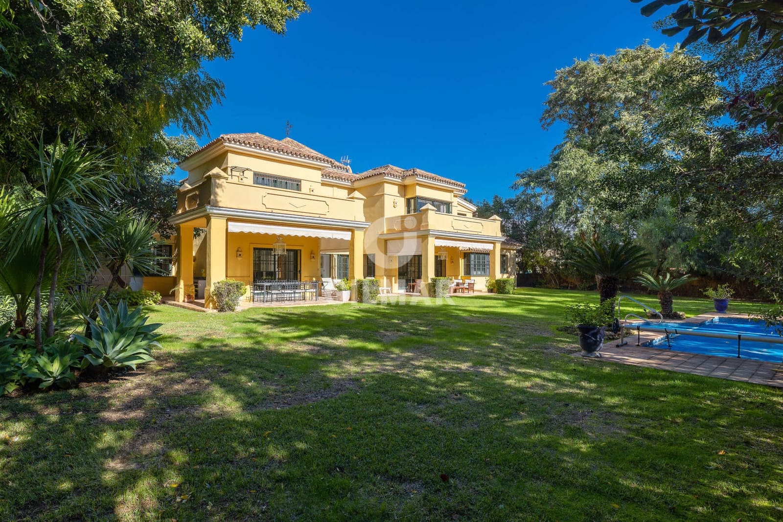 6 sovrum Villa till salu i Estepona med pool garage - 3 600 000 € (Ref: 9457868)