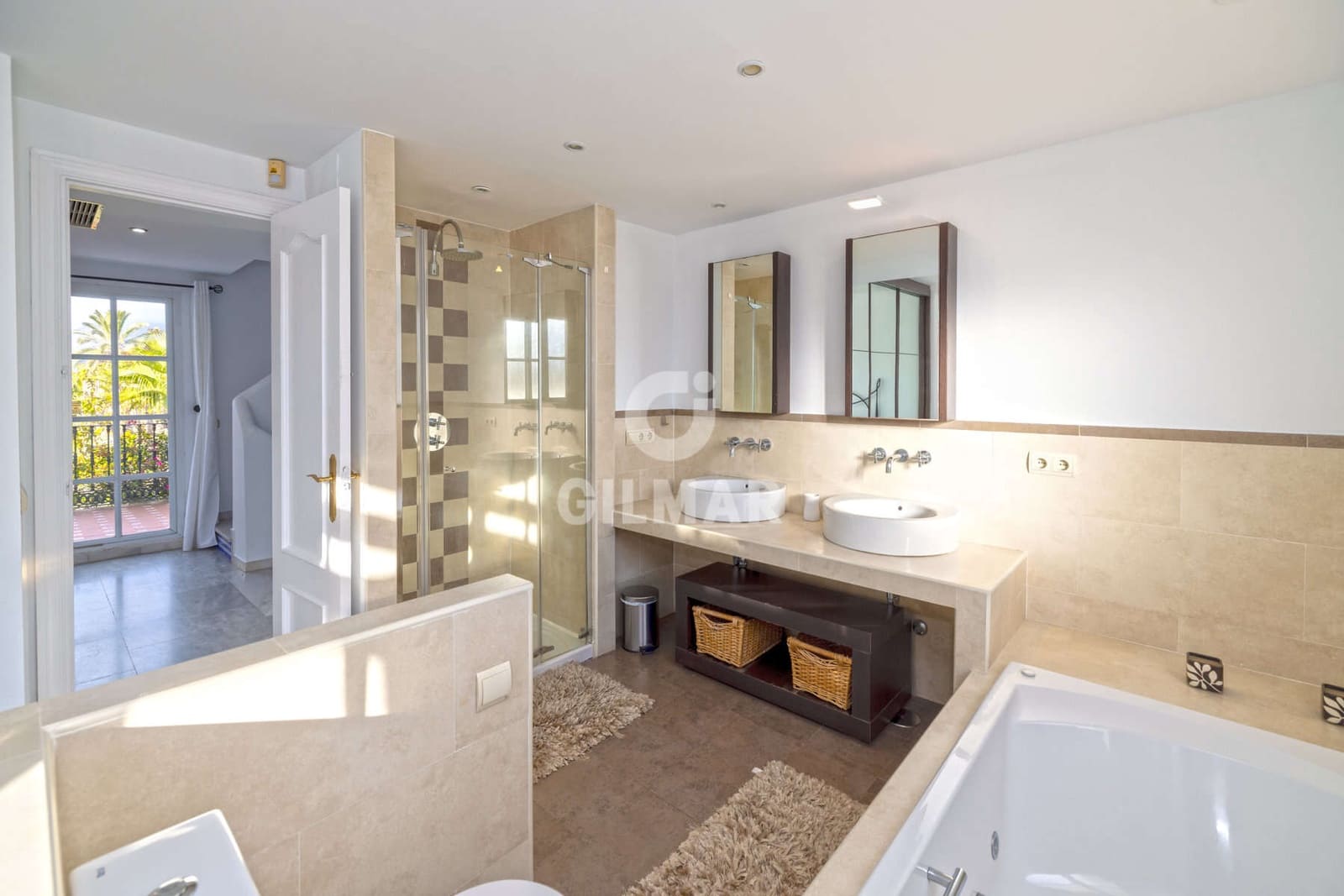 4 soveværelse Rækkehus til salg i New Golden Mile med swimmingpool - € 560.000 (Ref: 9457869)