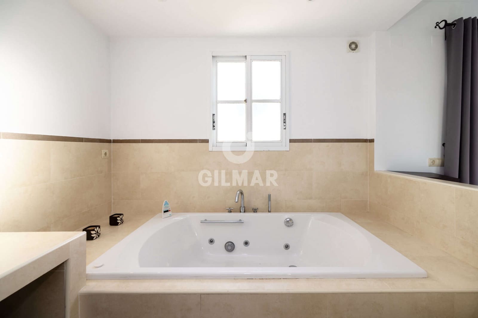 4 soveværelse Rækkehus til salg i New Golden Mile med swimmingpool - € 560.000 (Ref: 9457869)