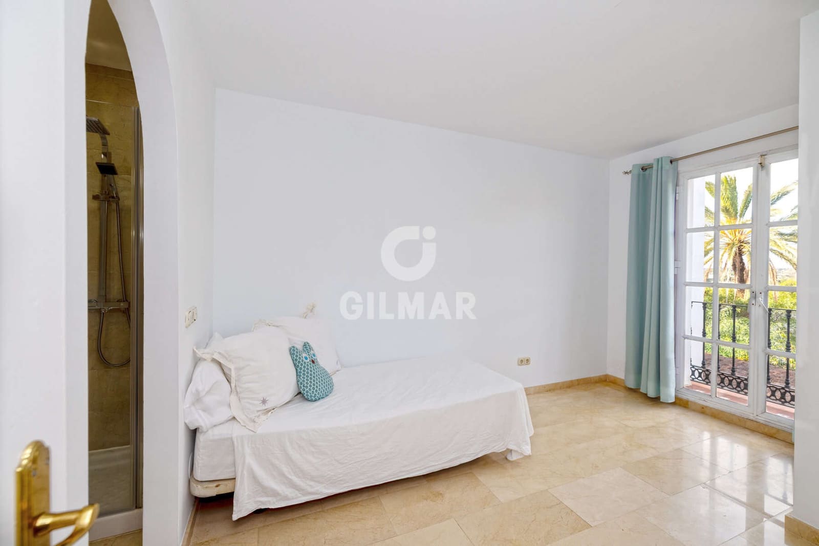 4 soveværelse Rækkehus til salg i New Golden Mile med swimmingpool - € 560.000 (Ref: 9457869)