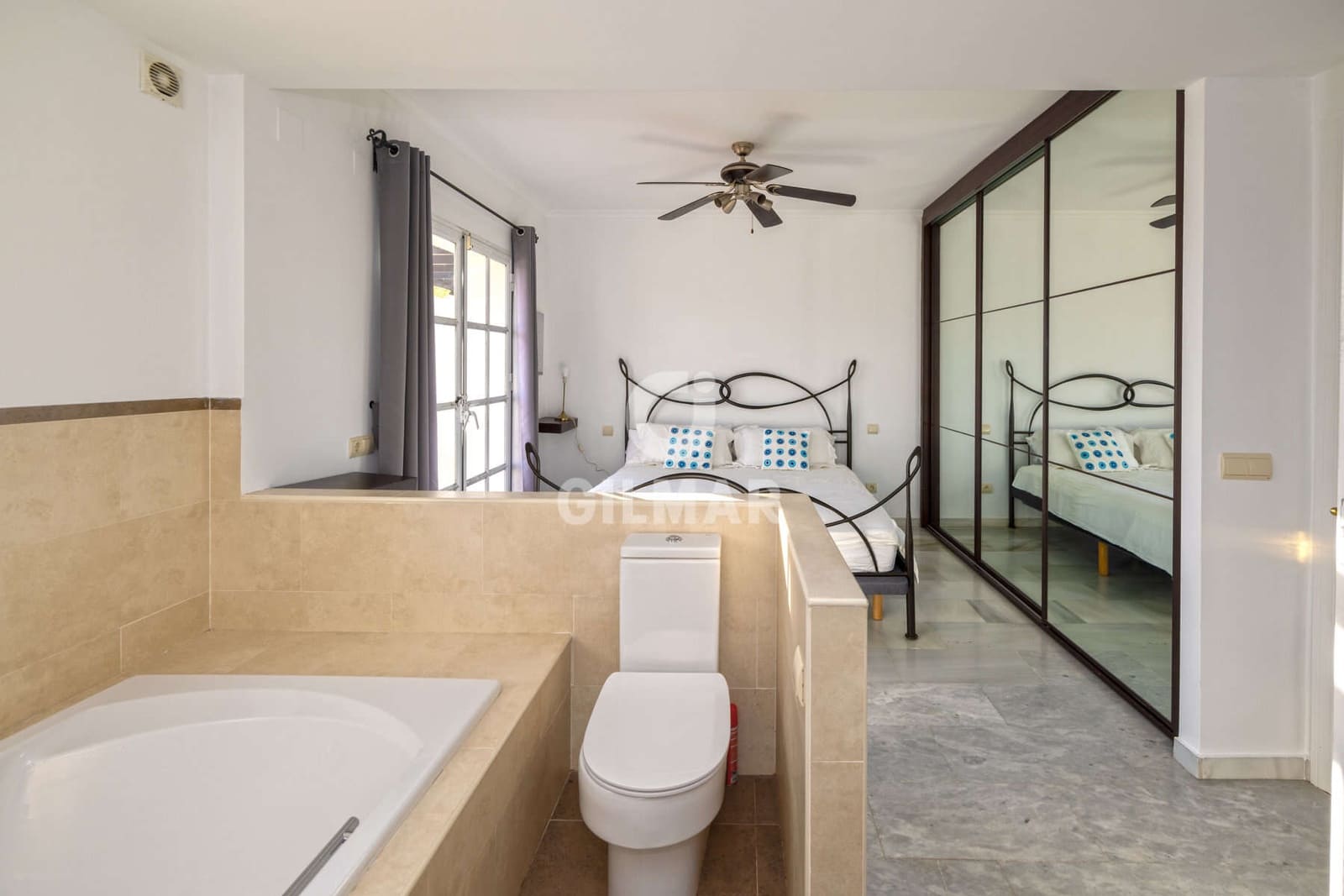 4 soveværelse Rækkehus til salg i New Golden Mile med swimmingpool - € 560.000 (Ref: 9457869)