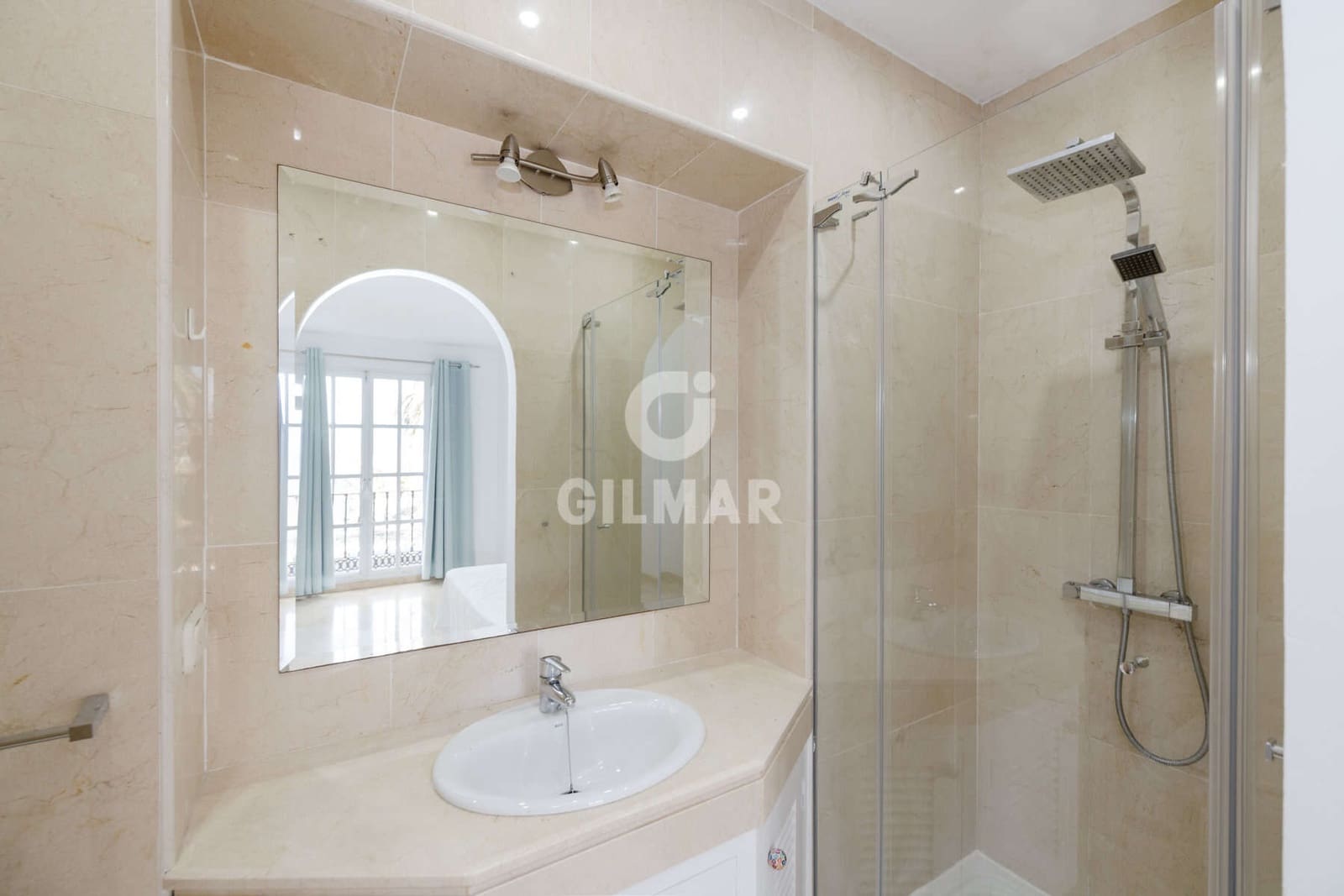 4 soveværelse Rækkehus til salg i New Golden Mile med swimmingpool - € 560.000 (Ref: 9457869)