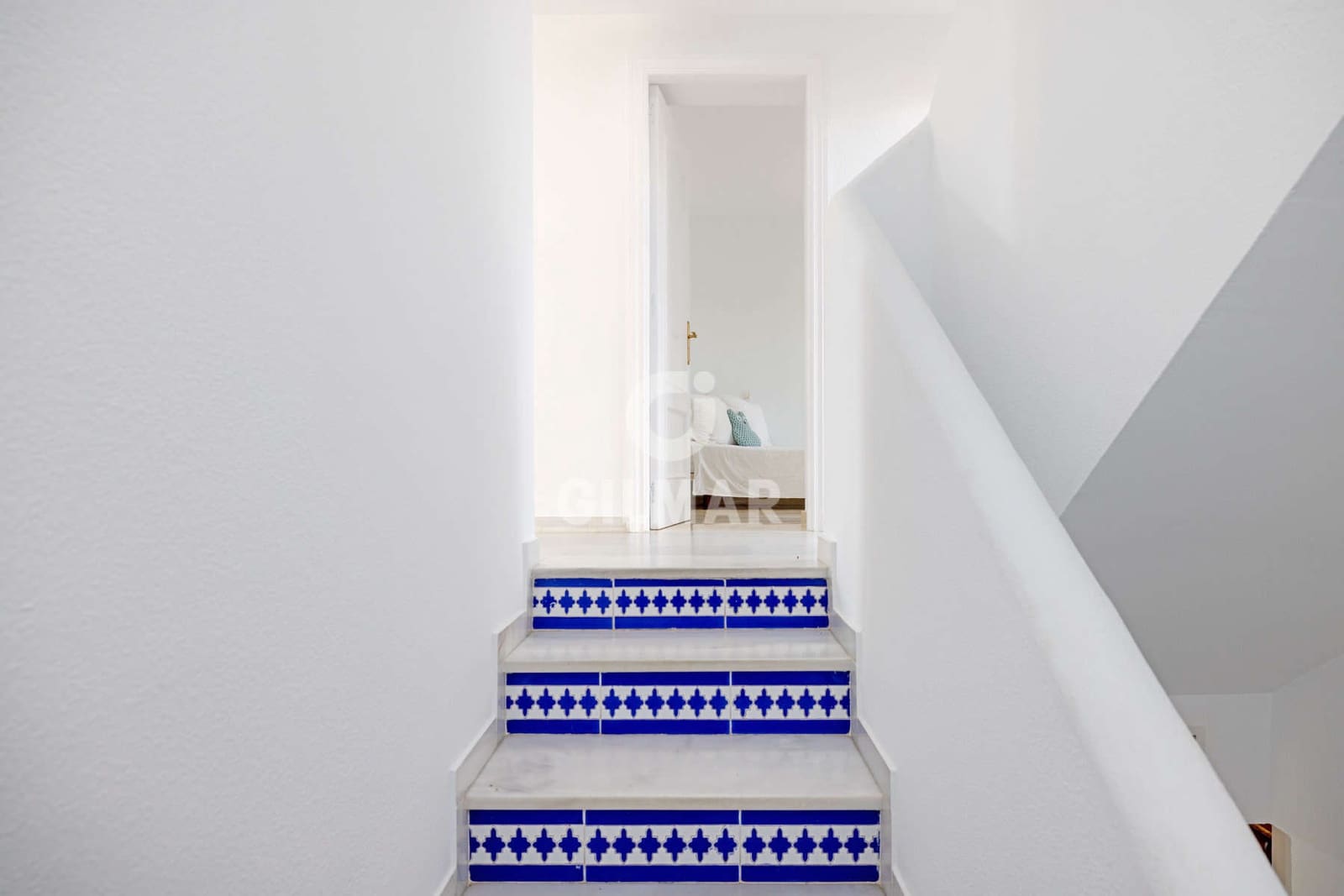 4 soveværelse Rækkehus til salg i New Golden Mile med swimmingpool - € 560.000 (Ref: 9457869)