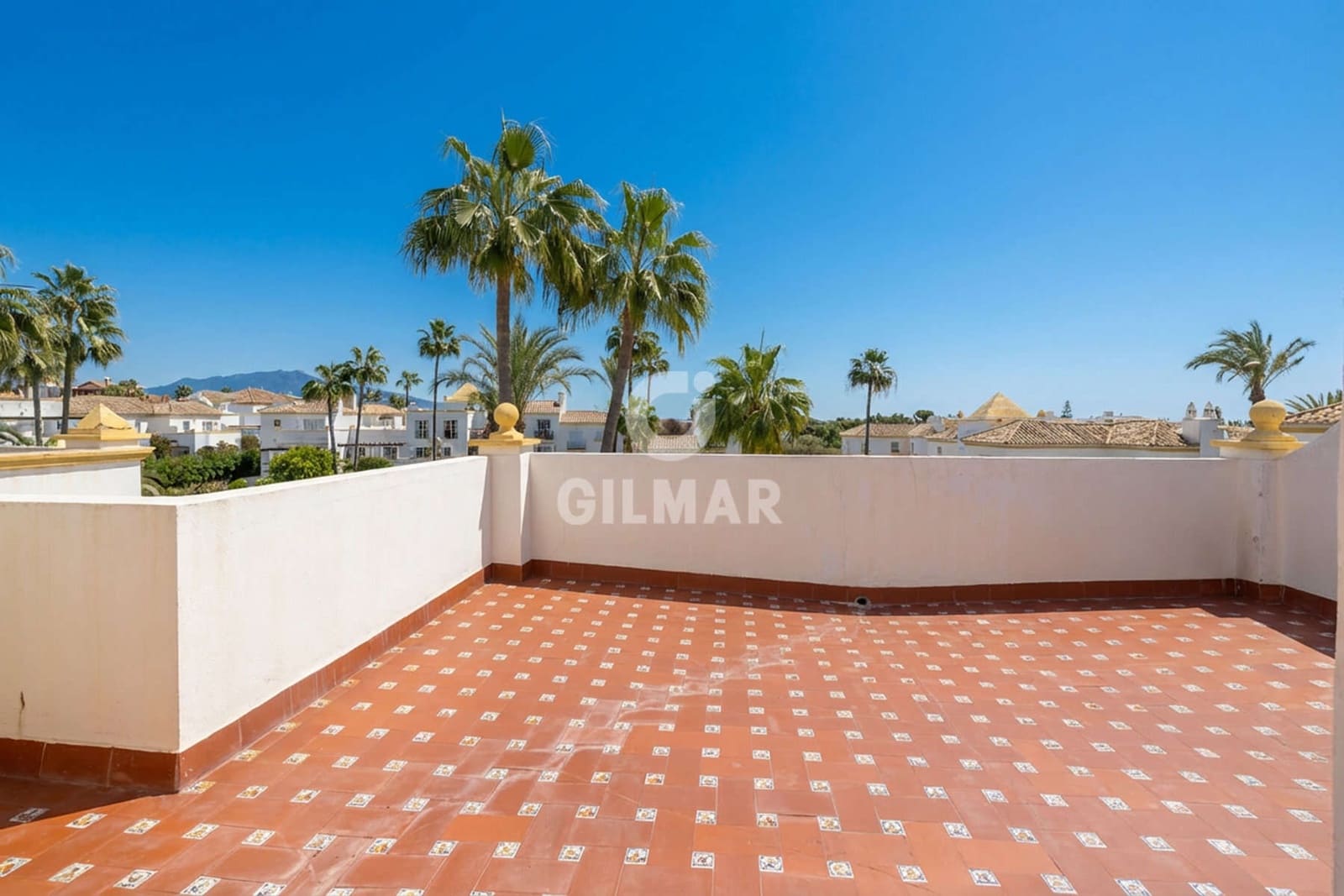 4 soveværelse Rækkehus til salg i New Golden Mile med swimmingpool - € 560.000 (Ref: 9457869)