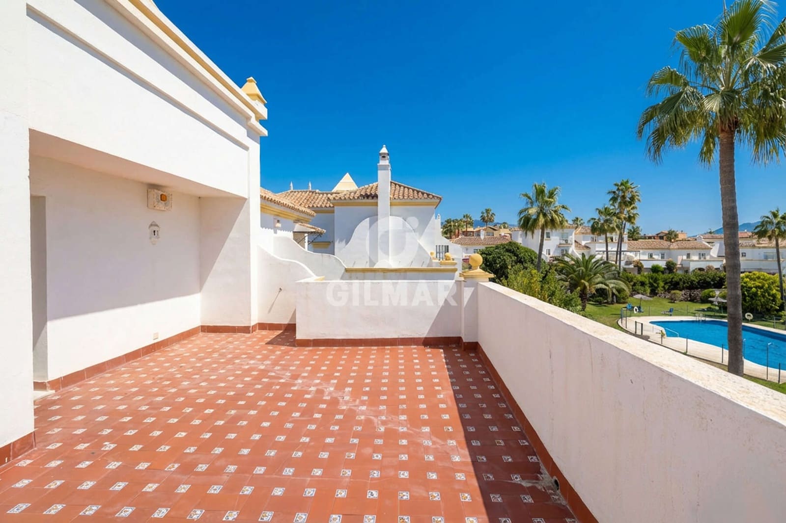 4 soveværelse Rækkehus til salg i New Golden Mile med swimmingpool - € 560.000 (Ref: 9457869)