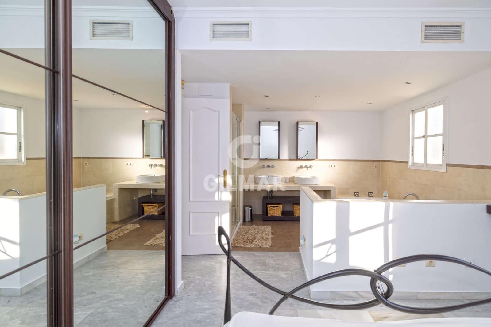 4 soveværelse Rækkehus til salg i New Golden Mile med swimmingpool - € 560.000 (Ref: 9457869)