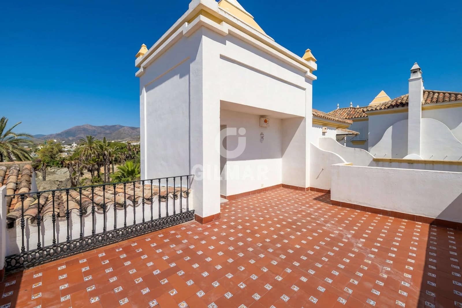 4 soveværelse Rækkehus til salg i New Golden Mile med swimmingpool - € 560.000 (Ref: 9457869)