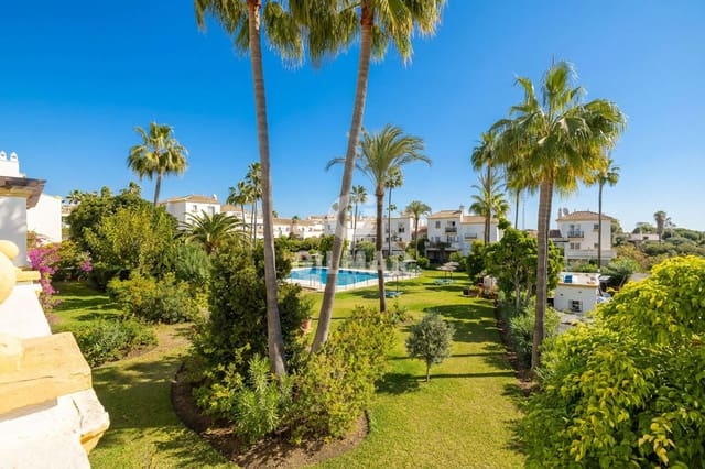 4 soveværelse Rækkehus til salg i Guadalmansa, Estepona med swimmingpool - € 560.000 (Ref: 9457869)