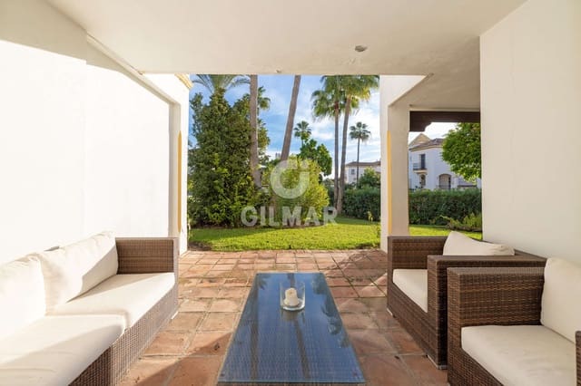 4 soveværelse Rækkehus til salg i Guadalmansa, Estepona med swimmingpool - € 560.000 (Ref: 9457869)