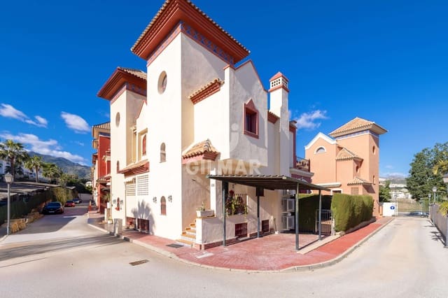 Adosado de 5 habitaciones en Cortijo Torrequebrada, Benalmádena en venta - 741.000 € (Ref: 9459510)