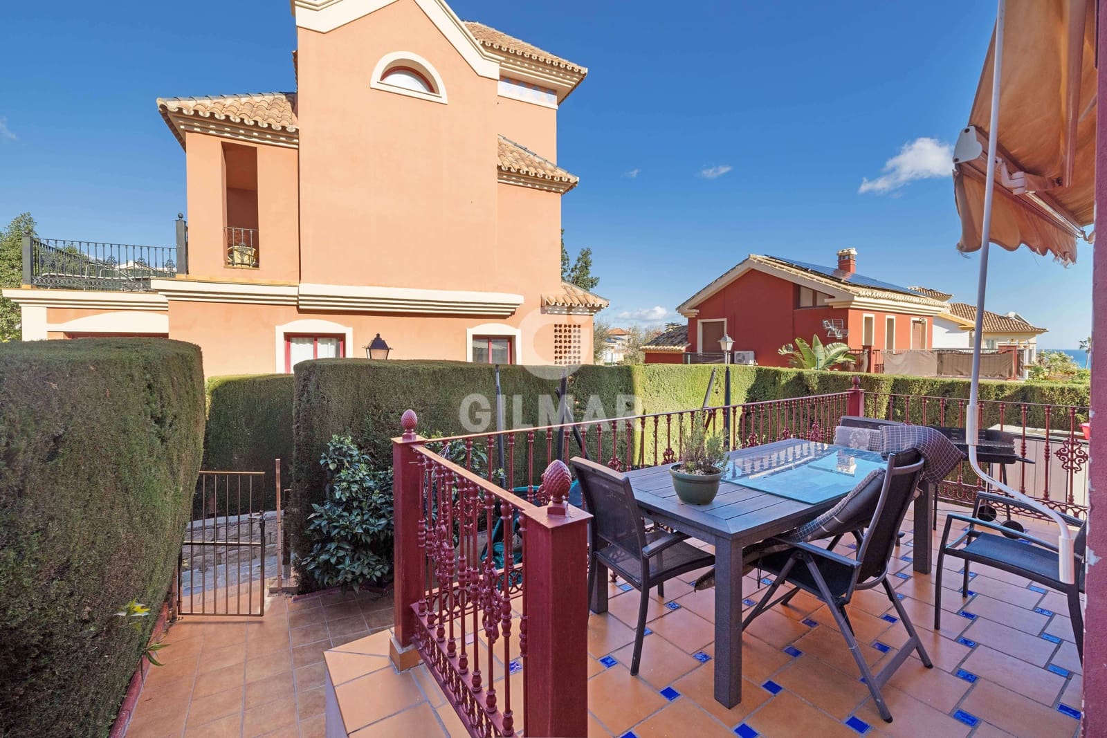 Adosado de 5 habitaciones en Torrequebrada en venta - 741.000 € (Ref: 9459510)