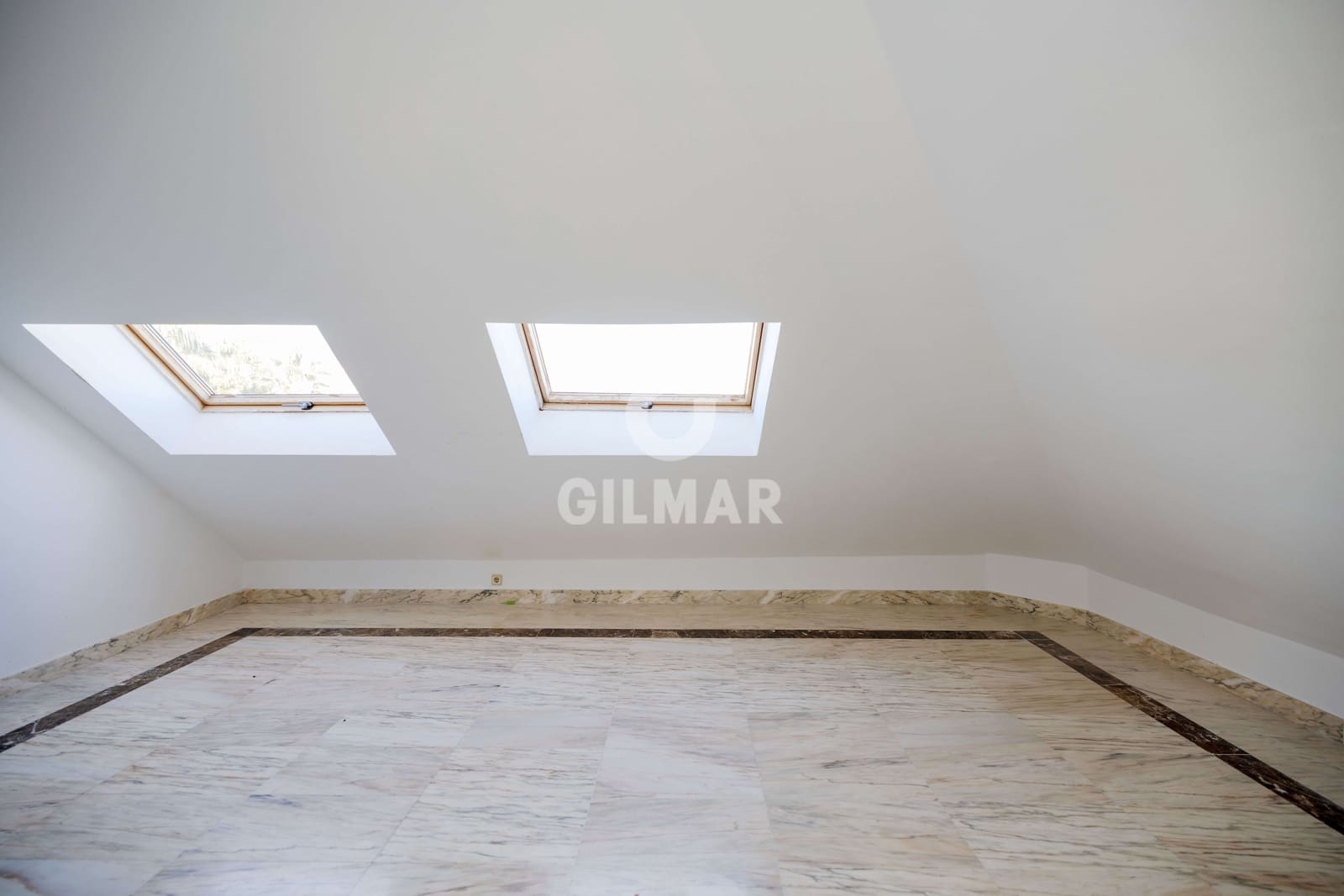 Adosado de 5 habitaciones en Torrequebrada en venta - 741.000 € (Ref: 9459510)